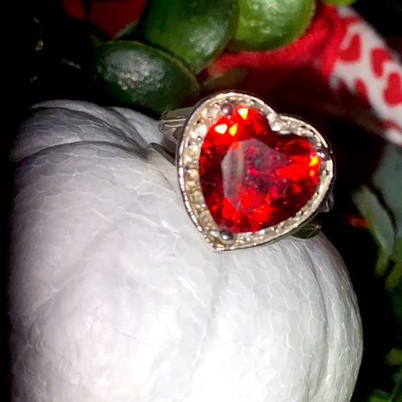 Red Heart shaped faceted 925 sterling silver ring - Picture 3 of 9